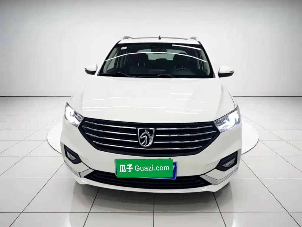 Фото 3 - Baojun 360