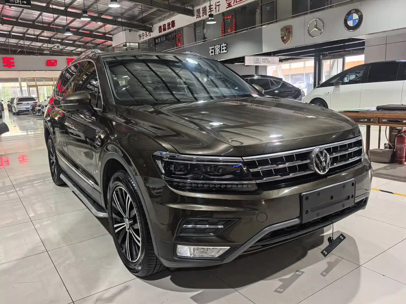 Volkswagen Tiguan L 2017 380TSI Automatic 4WD Luxury Edition фото 3