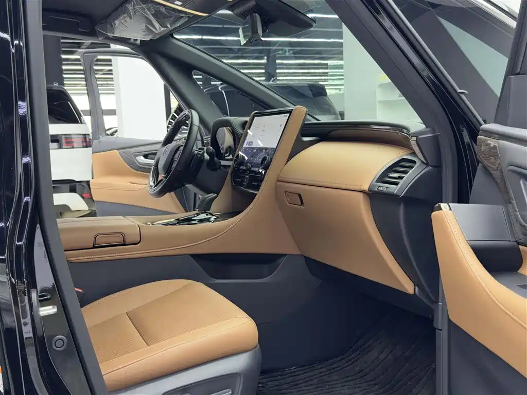 Toyota Vellfire 2024 Crown Hybrid 2.5L Executive Premium Edition фото 9