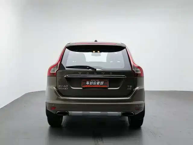Volvo XC60 2016 T5 AWD Wisdom Edition — фото 4