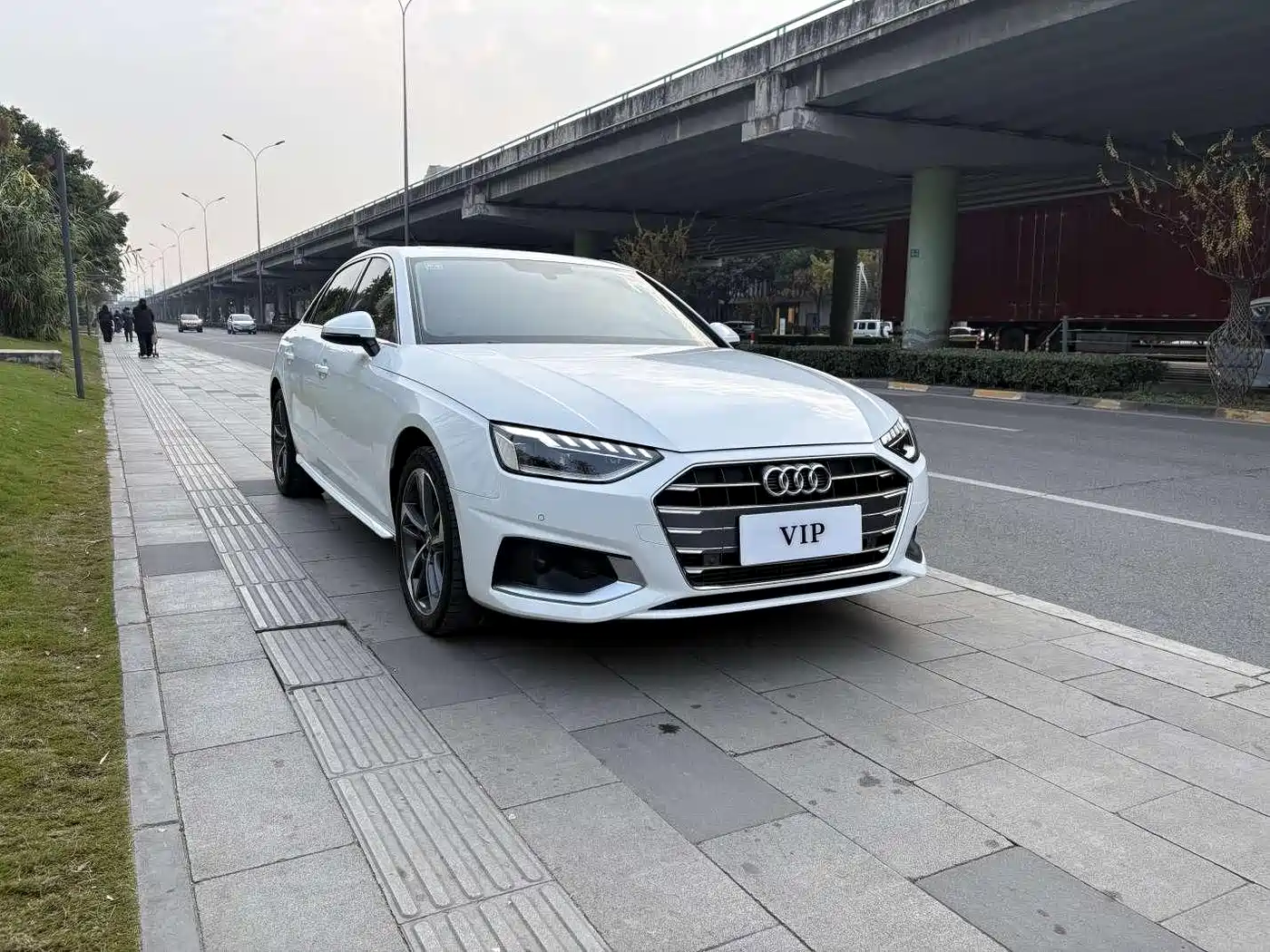 Audi A4L 2020 40 TFSI Fashion Dynamic Edition фото 3
