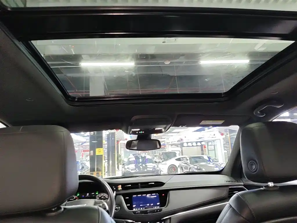 Cadillac XT5 2022 2.0T 2WD Luxury фото 18