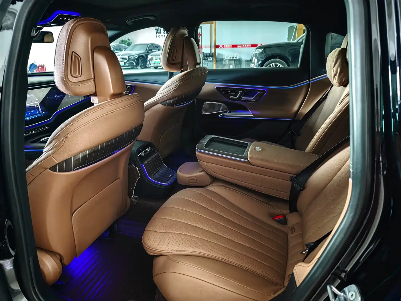 Mercedes-Benz E-Class 2024 Model E 300 L Luxury фото 8