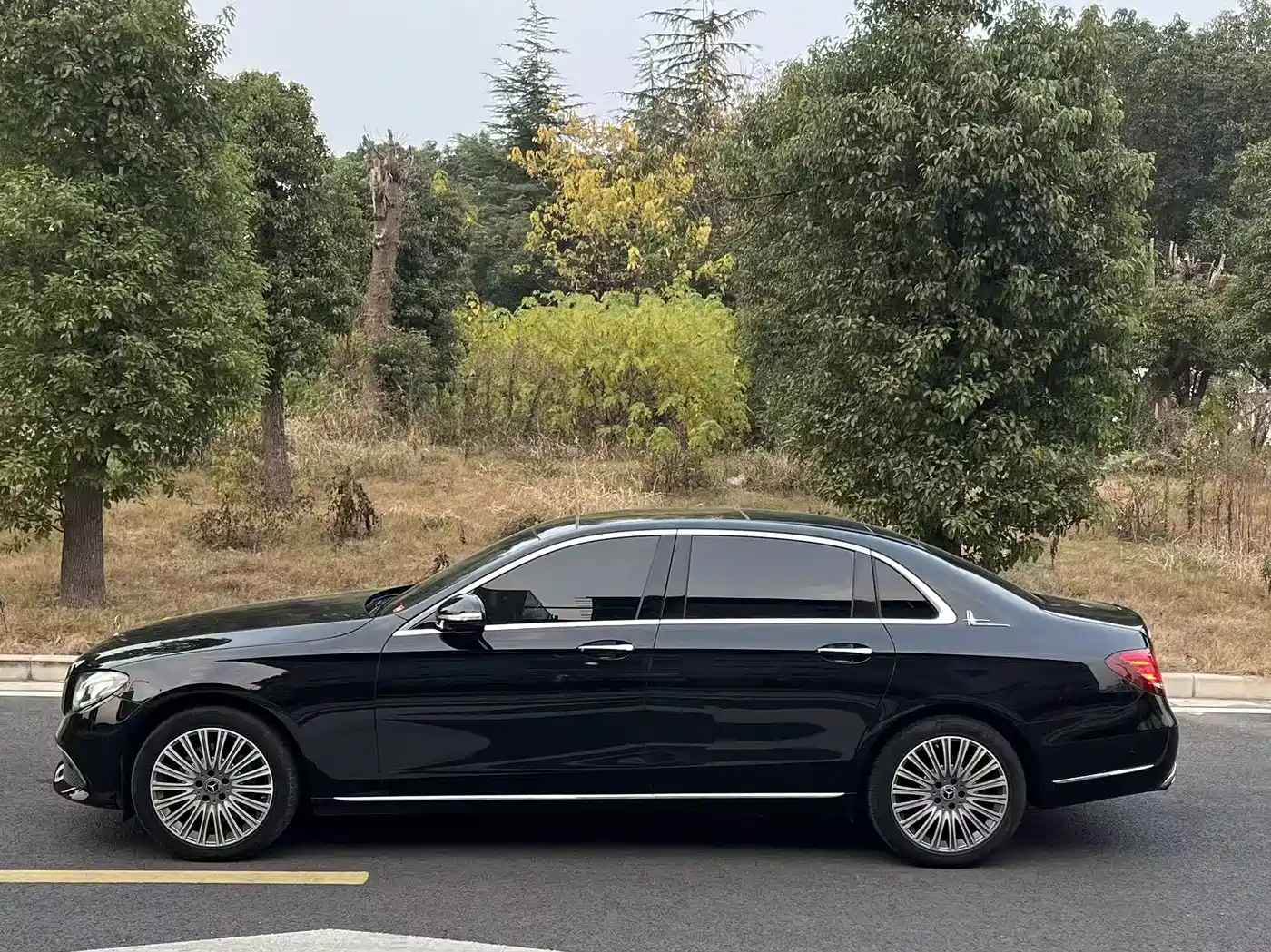 Mercedes-Benz E-Class 2020 E 300 L Luxury Model фото 9