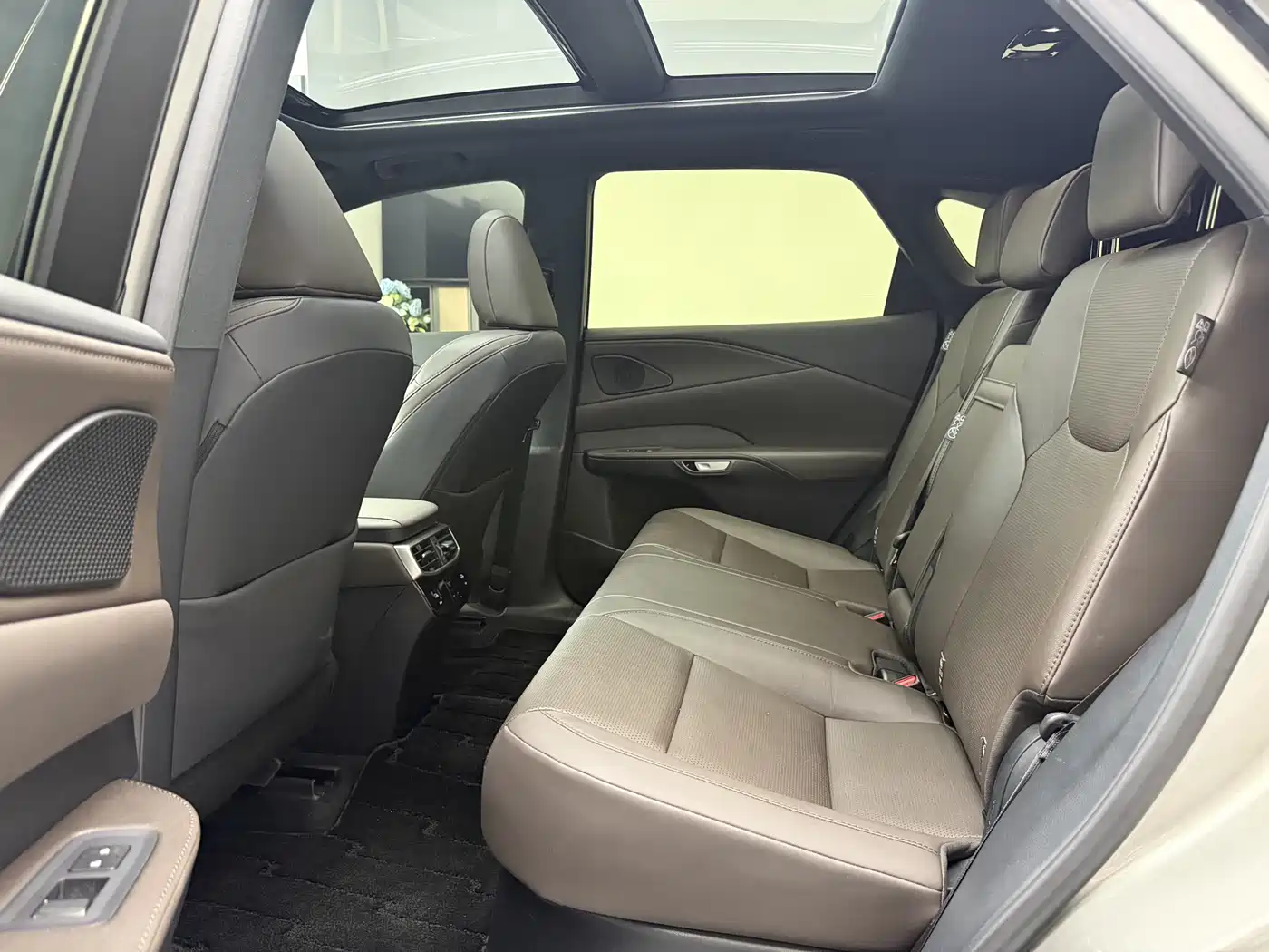 Lexus RX New Energy 2023 450h+ 4WD Enjoyment фото 8
