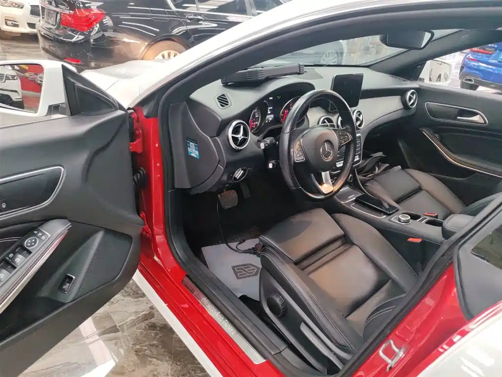 Mercedes-Benz CLA (Import) 2018 CLA 200 Dynamic Edition фото 16