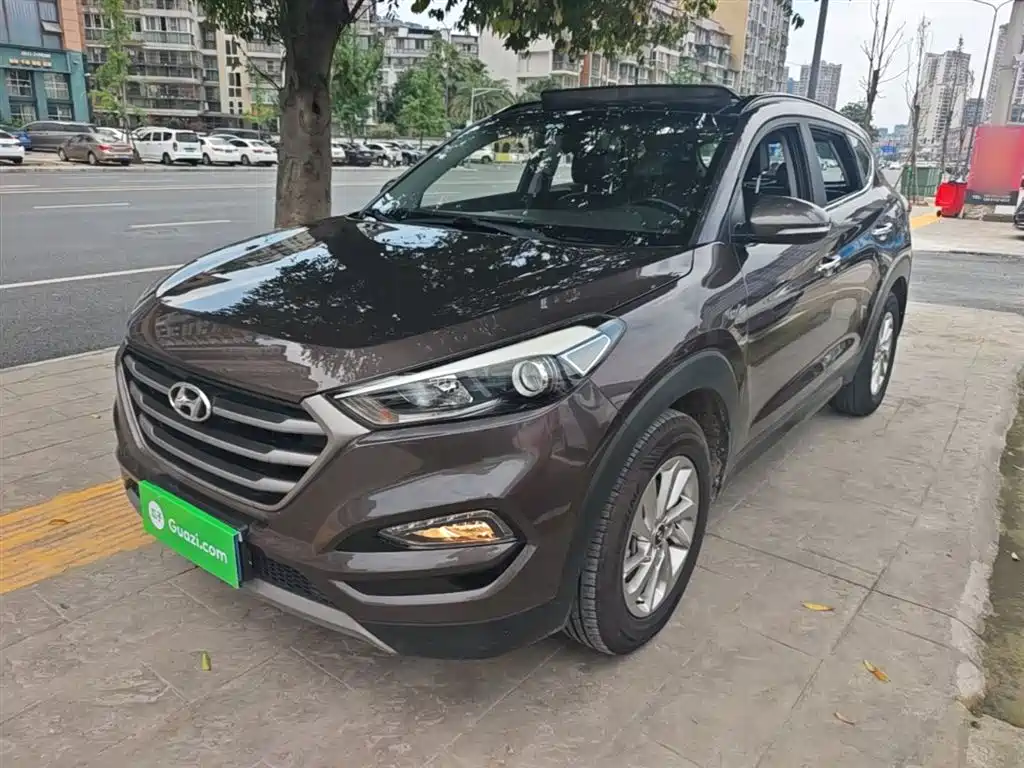 HYUNDAI TUCSON
