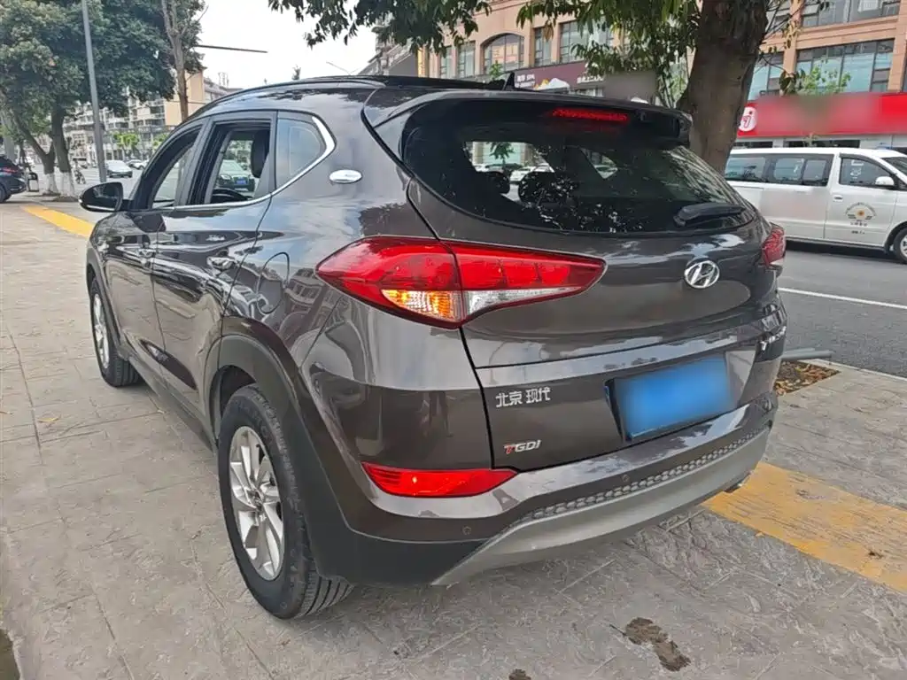 HYUNDAI TUCSON