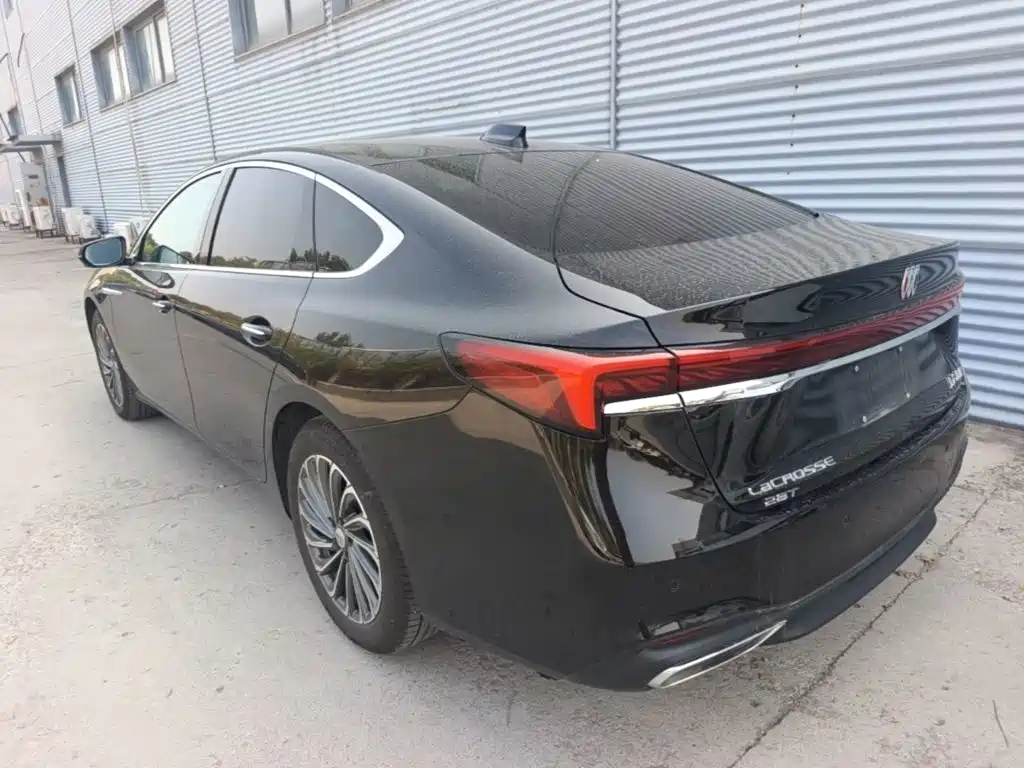 Buick LaCrosse 2025 2026 Model 28T Platinum Edition