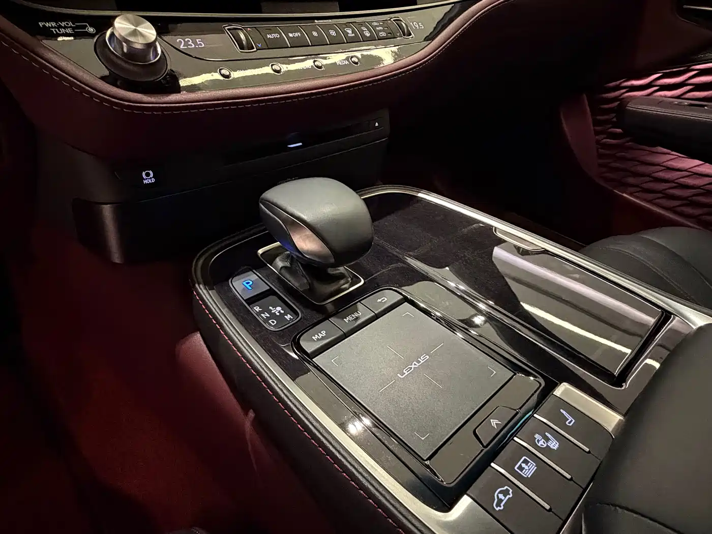 Lexus LS 2021 500h Executive Edition фото 10