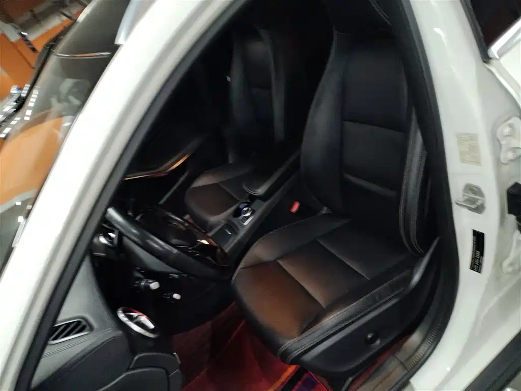 Mercedes-Benz GLA 2015 GLA 200 Fashion фото 14