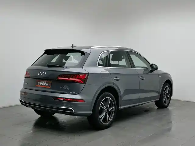 Audi Q5L 2020 Facelift 40 TFSI Honor Fashion — фото 2