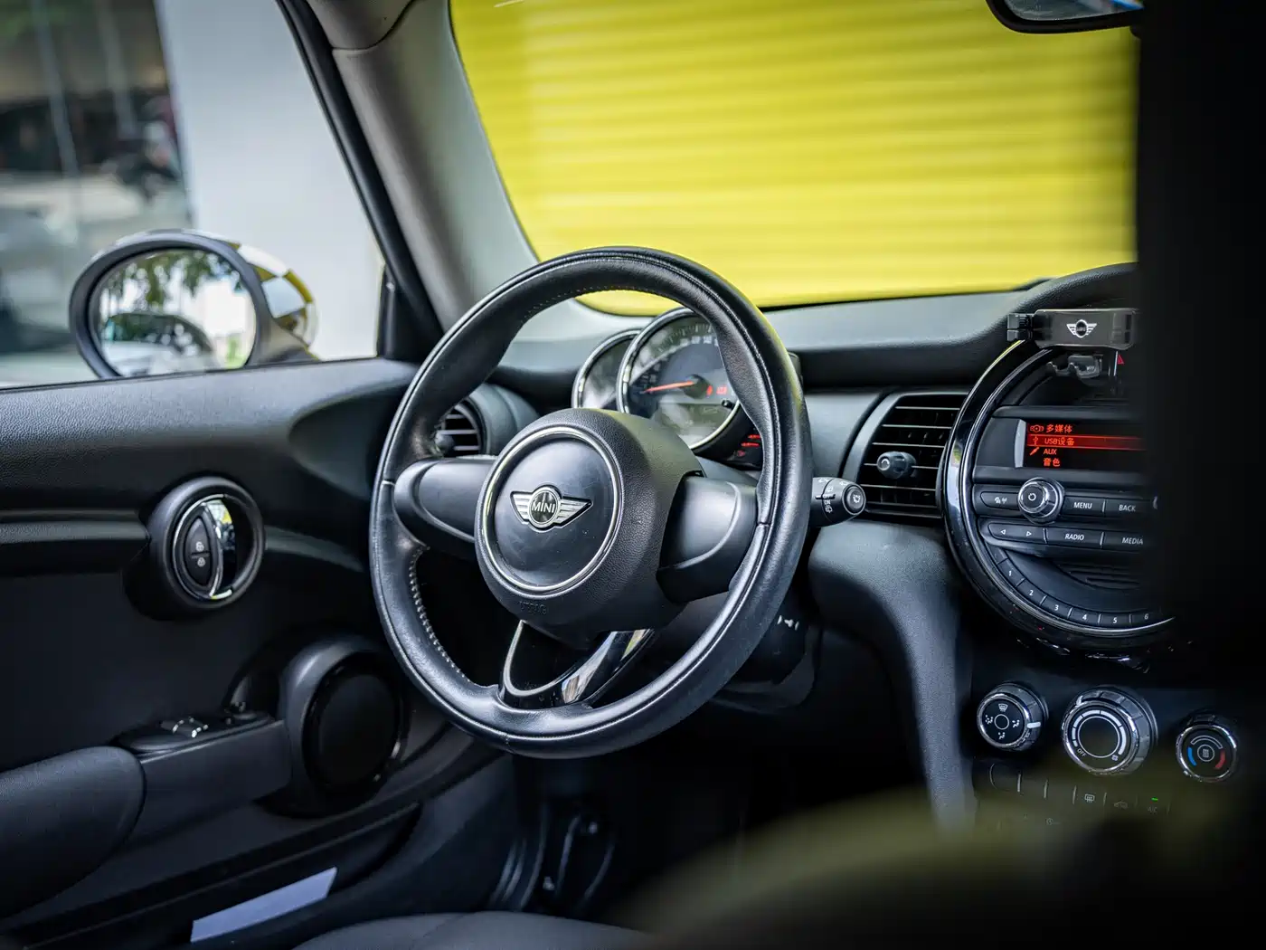 MINI 2015 1.2T Manual ONE фото 16