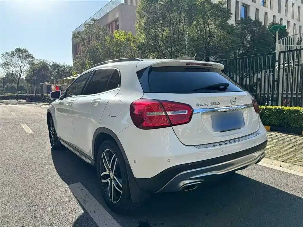 Mercedes-Benz GLA 2015 GLA 200 Fashion фото 15