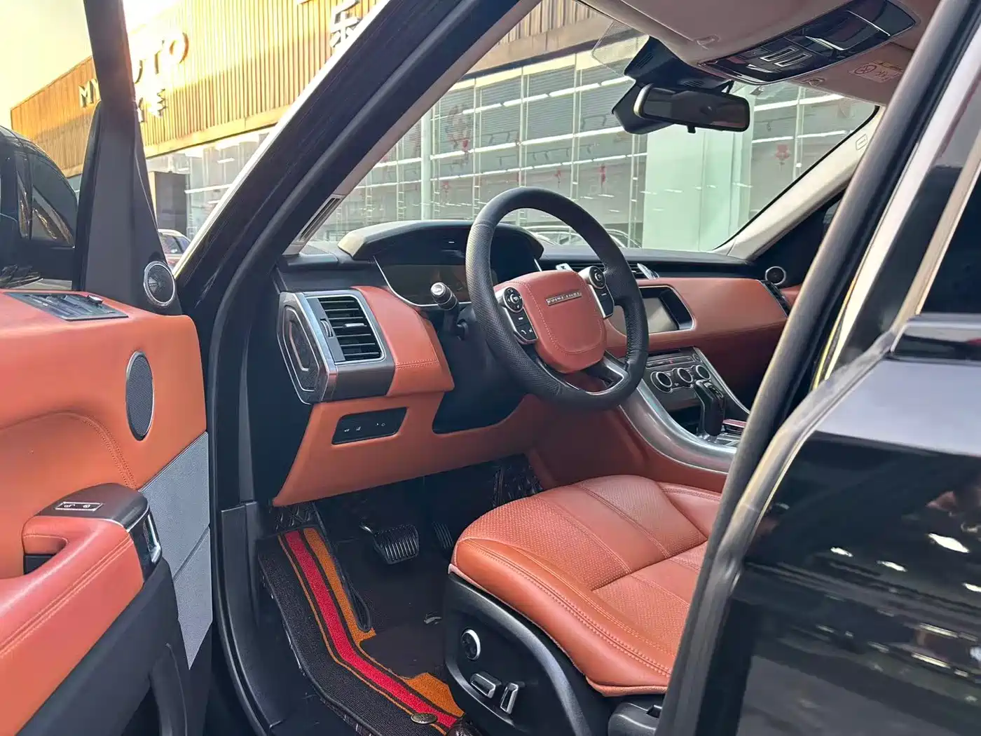 Land Rover Range Rover Sport 2016 3.0 SDV6 HSE фото 4