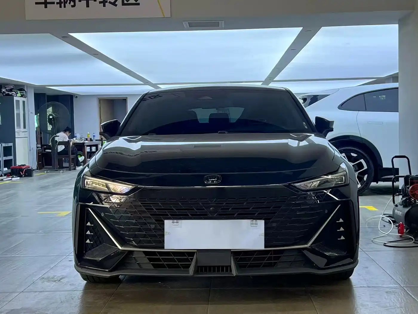 Changan UNI-V 2023 — пригон из Китая