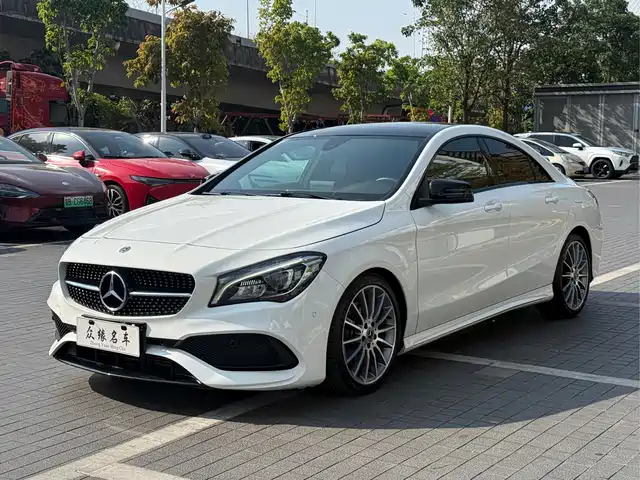 MERCEDES-BENZ CLA