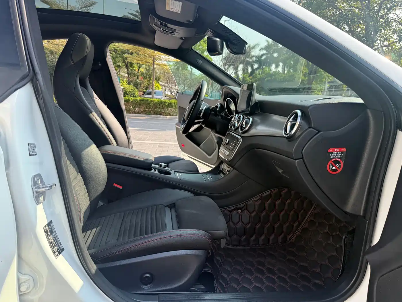 Mercedes-Benz CLA (Import) 2017 CLA 220 4MATIC фото 9