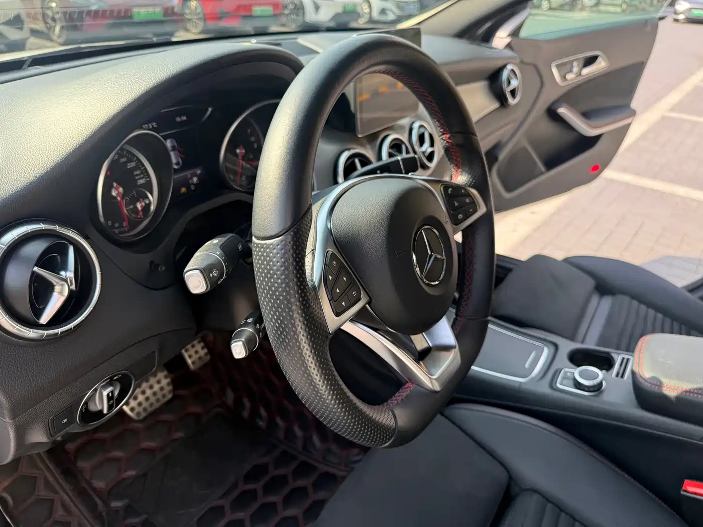 Mercedes-Benz CLA (Import) 2017 CLA 220 4MATIC фото 12