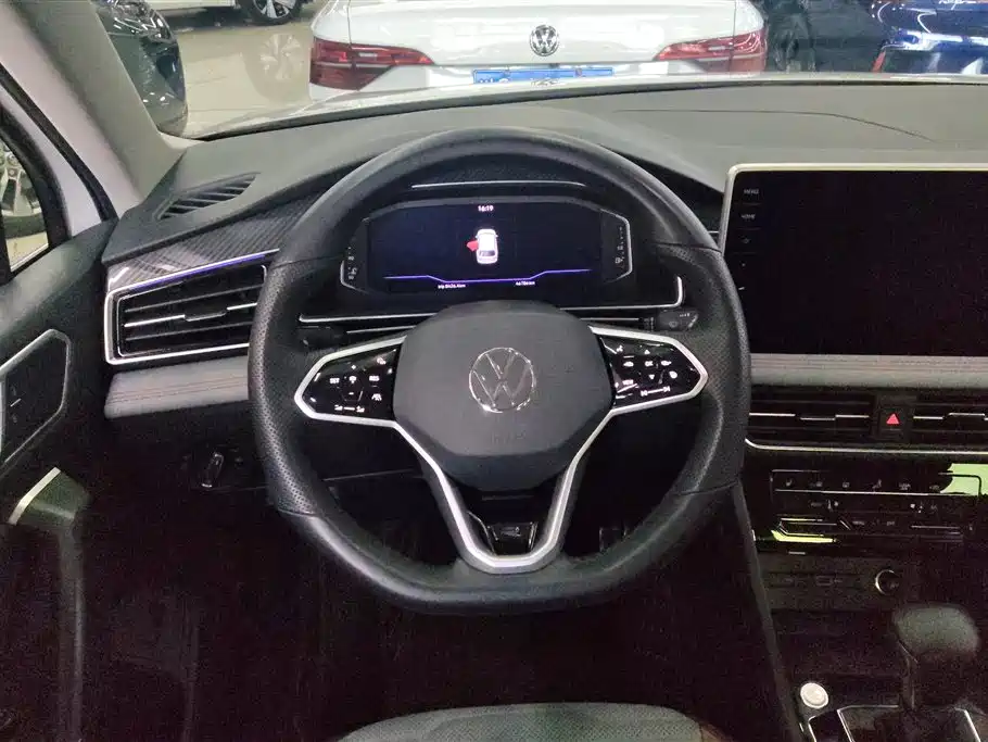 Volkswagen Tiguan L 2022 330TSI Automatic 2WD R-Line Flagship Edition фото 15
