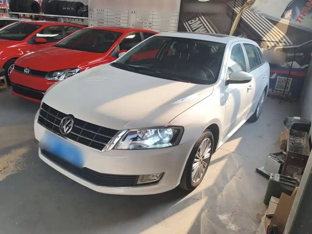 Volkswagen Lavida Tour 2013 1.6L Automatic Comfort фото 2