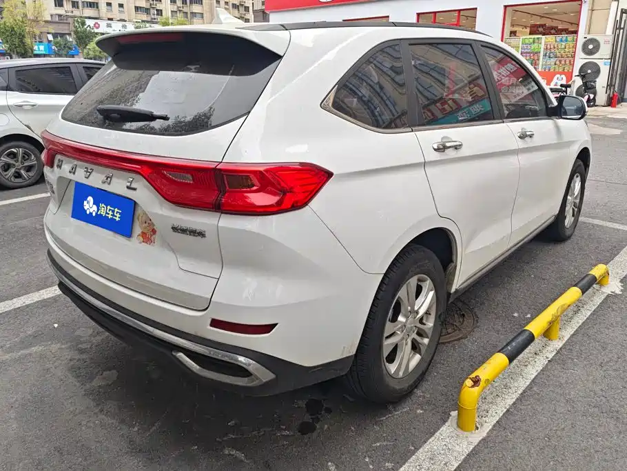 Photo 2 - Haval M6