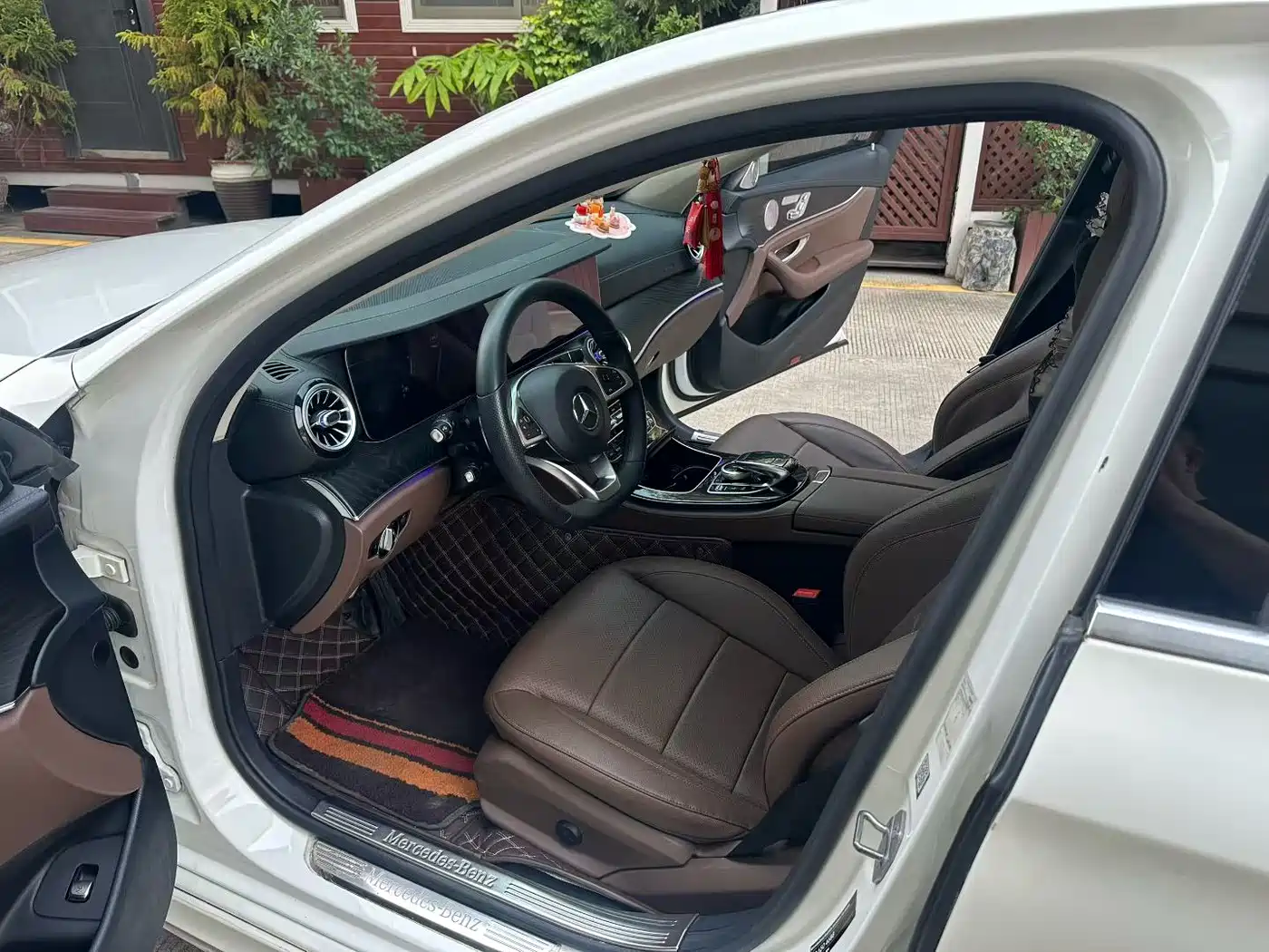 Mercedes-Benz E-Class 2016 E 300 L Sport Fashion Type фото 7