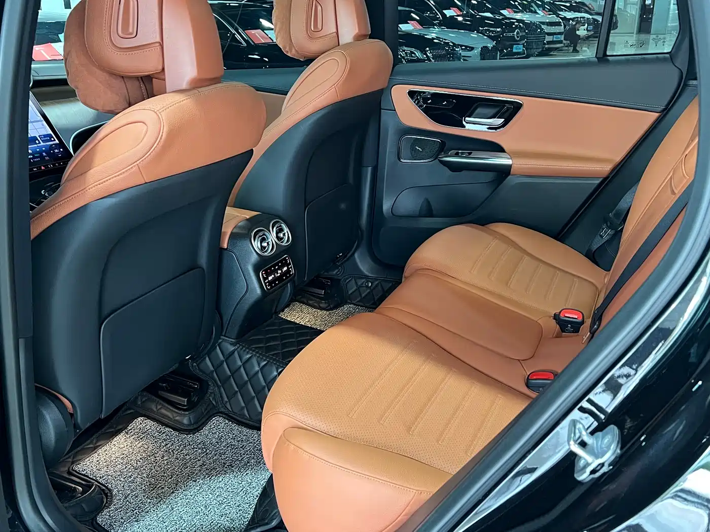 Mercedes-Benz GLC 2024 GLC 300 L 4MATIC Dynamic 5-seater фото 21