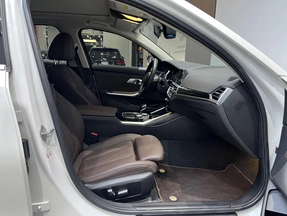 BMW 3 Series 2022 320Li M Sport Package фото 14