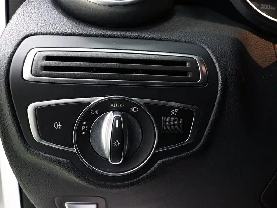 Mercedes-Benz GLC 2020 Facelift GLC 300 L 4MATIC Dynamic фото 19