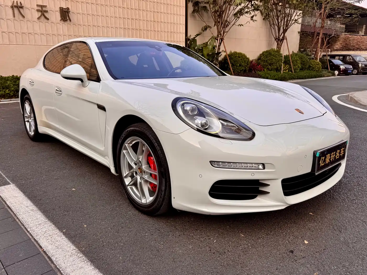 Porsche Panamera 2014 Panamera 3.0T фото 3