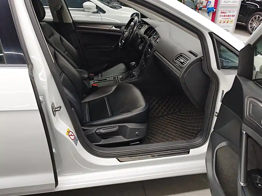 Volkswagen Golf 2014 1.4TSI Automatic Comfort фото 8