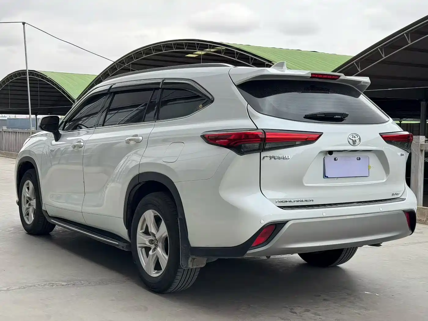 TOYOTA HIGHLANDER
