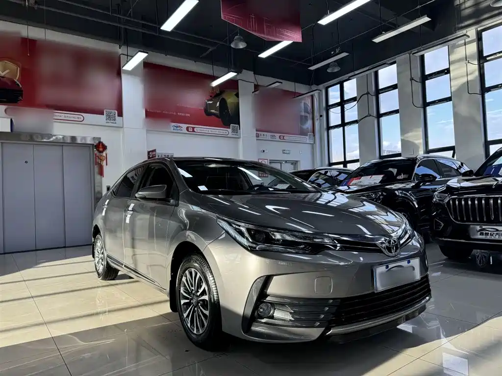 Toyota Corolla 2018 1.2T S-CVT GL-i Smart Shine Edition фото 10