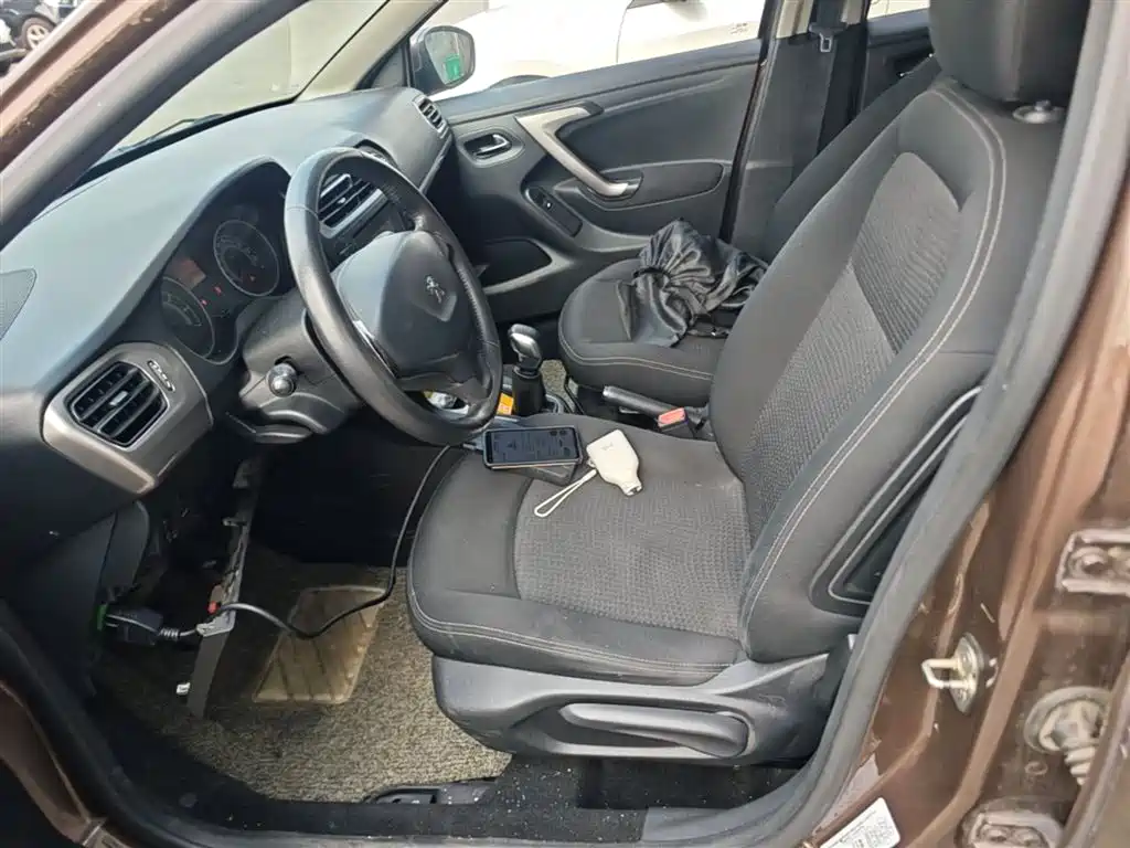 Peugeot 301 2014 1.6L Manual Luxury Edition фото 15