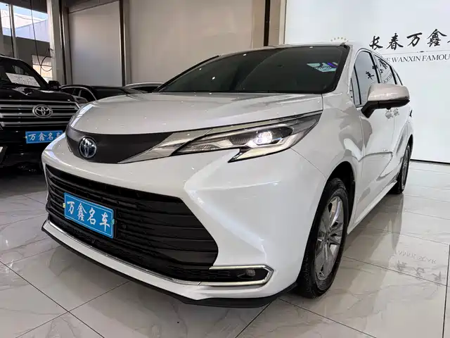 Toyota Sienna 2.5L, гибрид, Комфорт