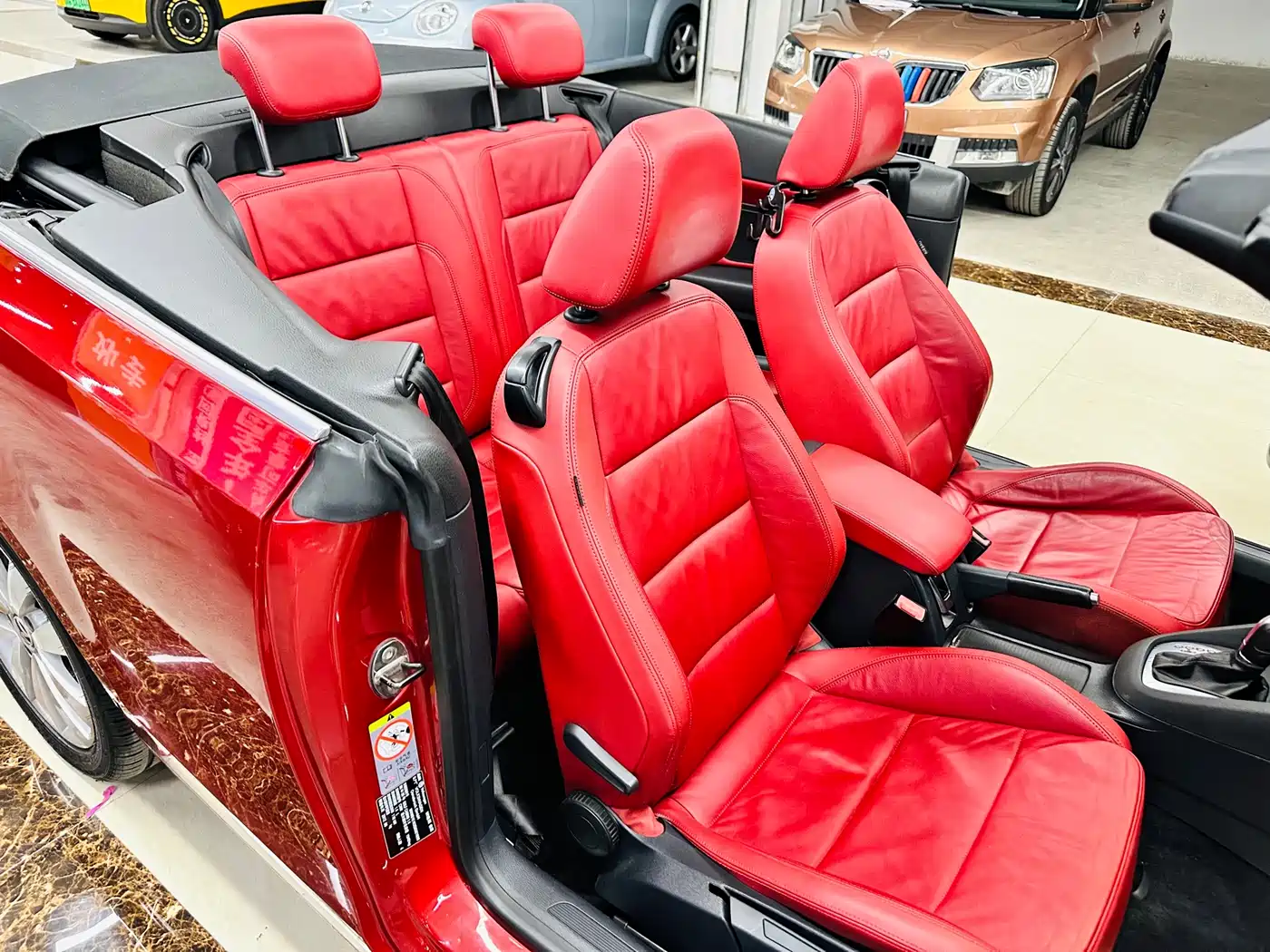 Volkswagen Golf (Import) 2012 1.4TSI Luxury Convertible Edition фото 5