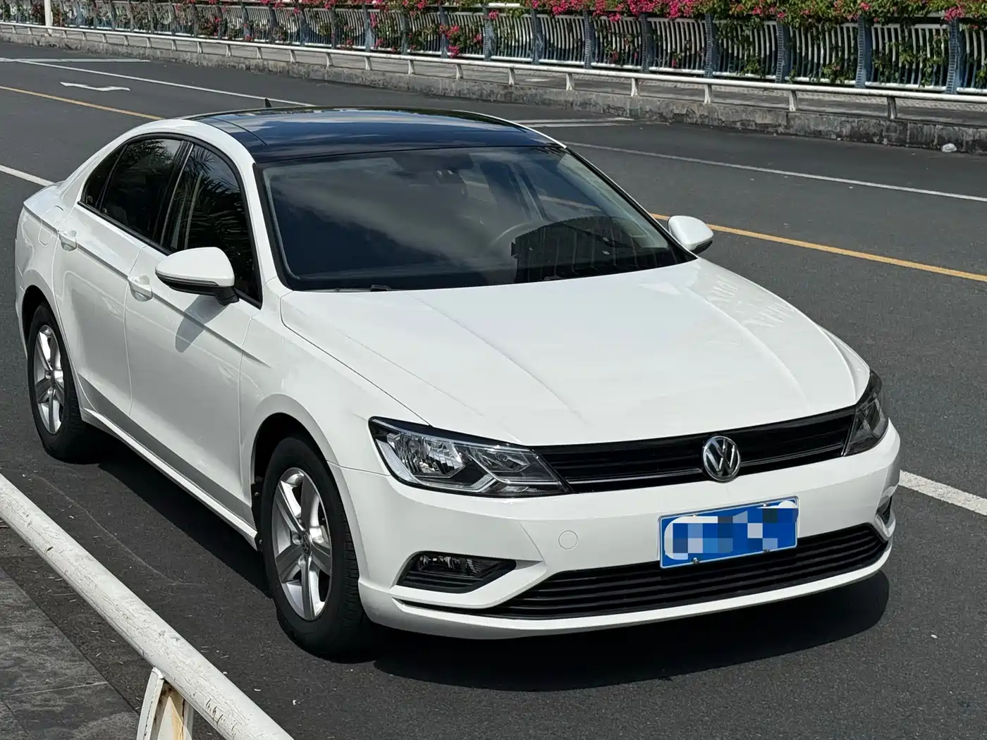 Volkswagen Lamando 2018 230TSI DSG Trend Edition фото 3