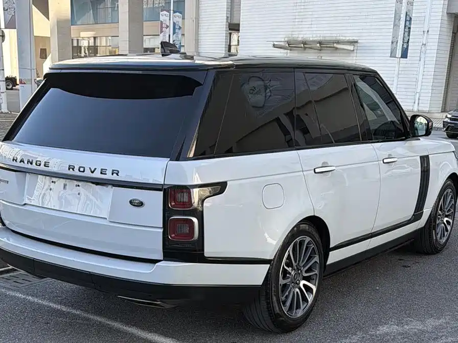 Land Rover Range Rover 2020 3.0 L6 Heritage Edition фото 8