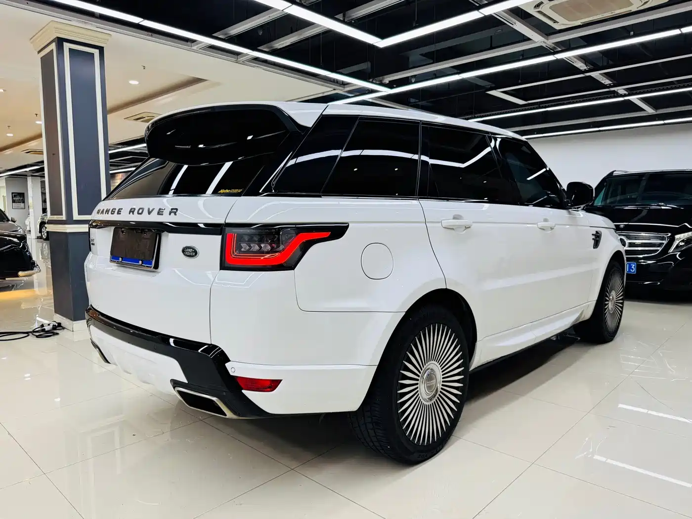 Фото 16 - Land Rover Range Rover Sport