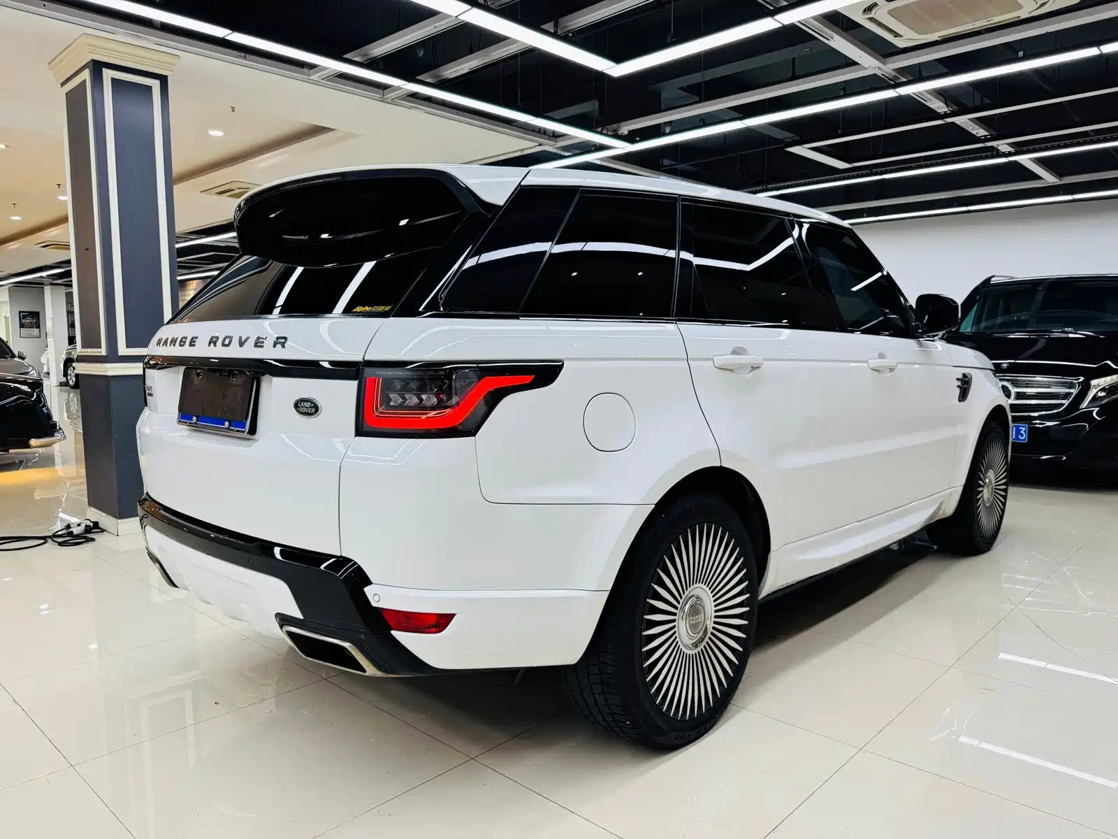 Фото 16 - Land Rover Range Rover Sport