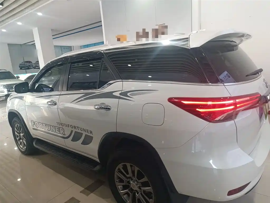 Toyota Fortuner 2016 2.7L Middle East Edition фото 5