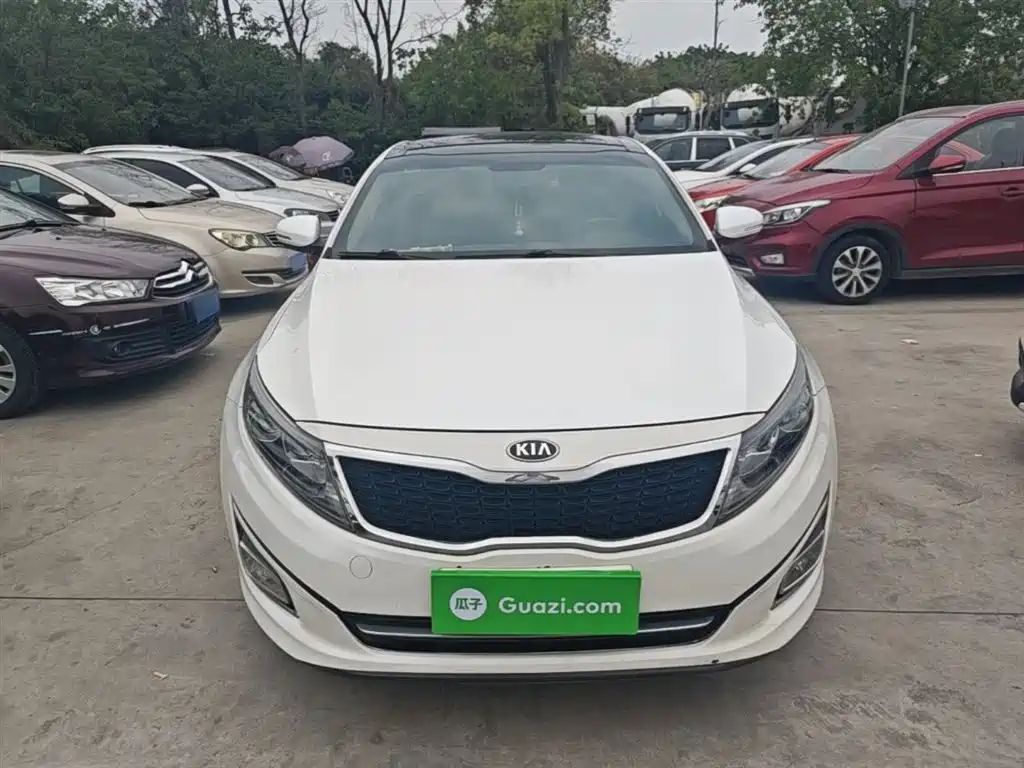 Kia K5 2015 2.0L Automatic LUX фото 3