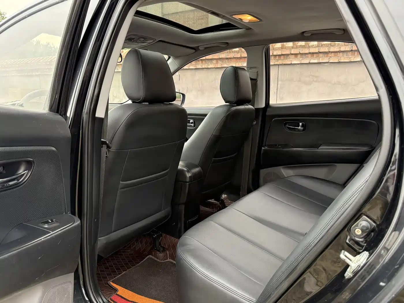 Hyundai Elantra 2011 1.6L Manual Luxury фото 12