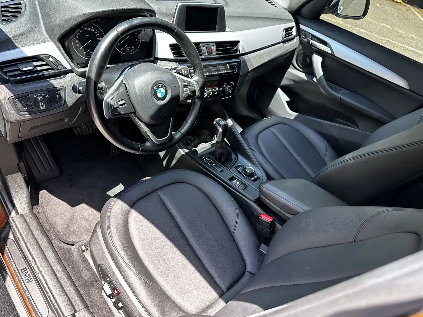 BMW X1 2016 sDrive18Li Premium Model фото 10