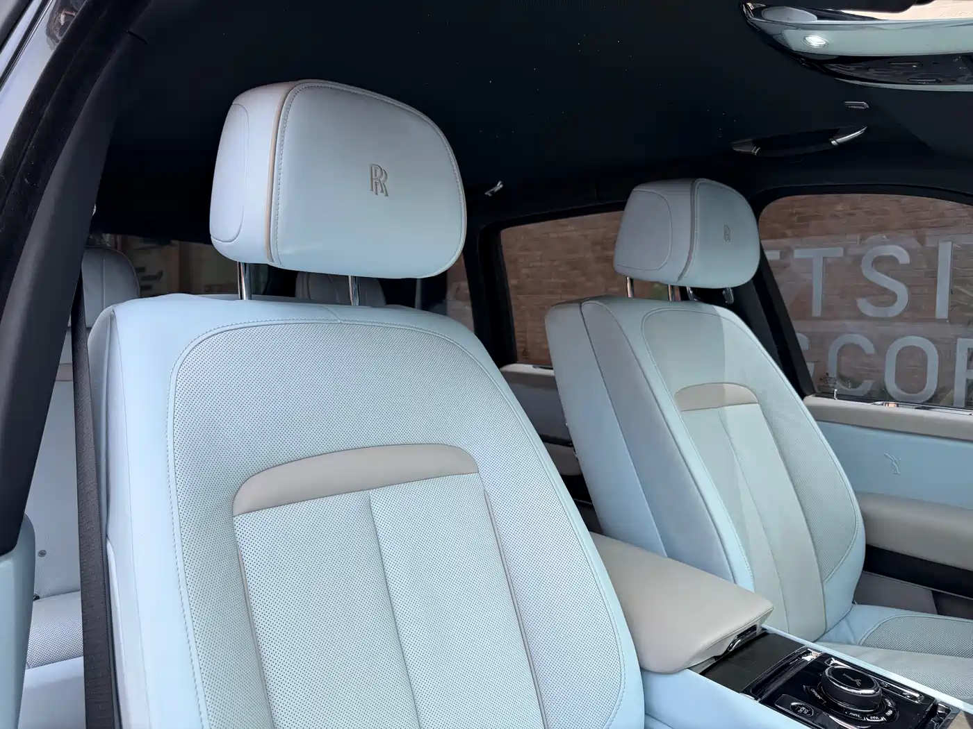 Rolls-Royce Cullinan 2018 4-Seater Version фото 8