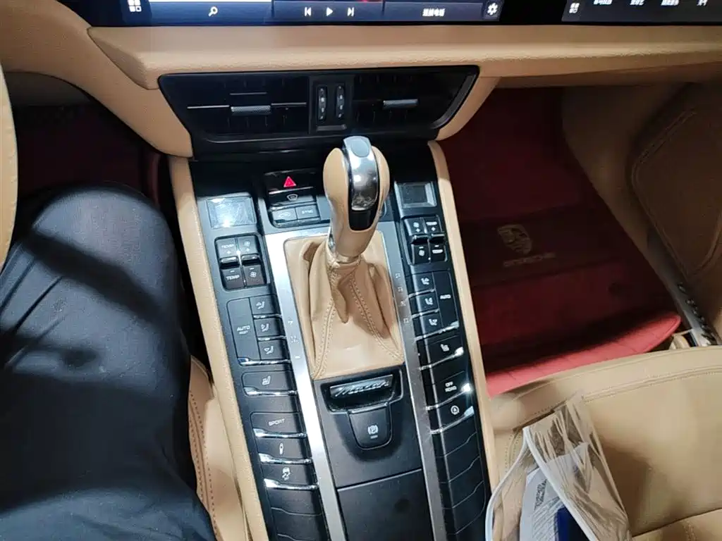 Porsche Macan 2016 Macan 2.0T фото 14