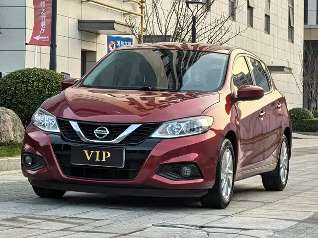 NISSAN TIIDA