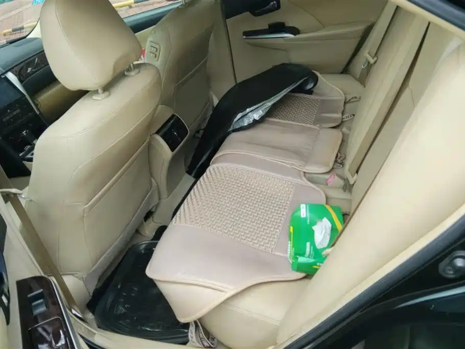 Toyota Camry 2015 2.0G Leading Edition фото 11