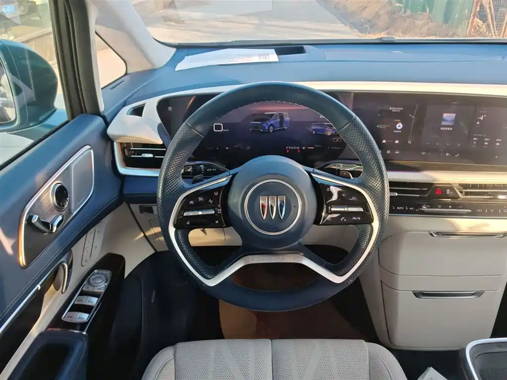 Buick Century 2023 2.0T 7-Seater World Edition фото 3